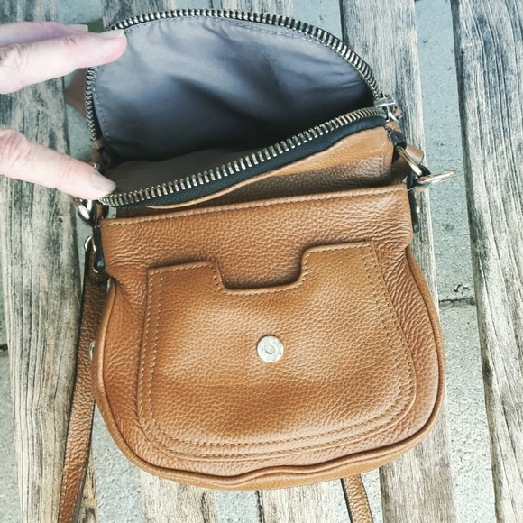 NZ crossbody leather bag - Picture 6 of 8